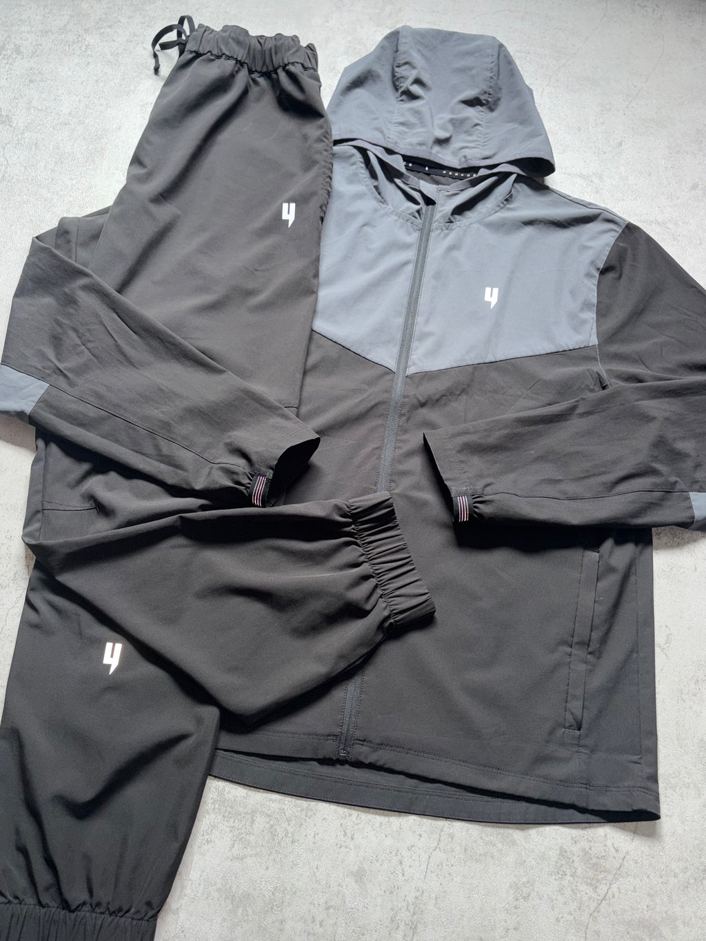 Yelir World Performance Tracksuit Grey Black