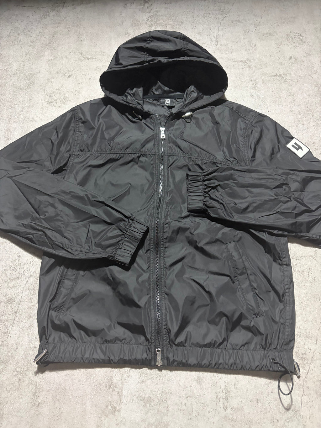Yelir World Windbreaker