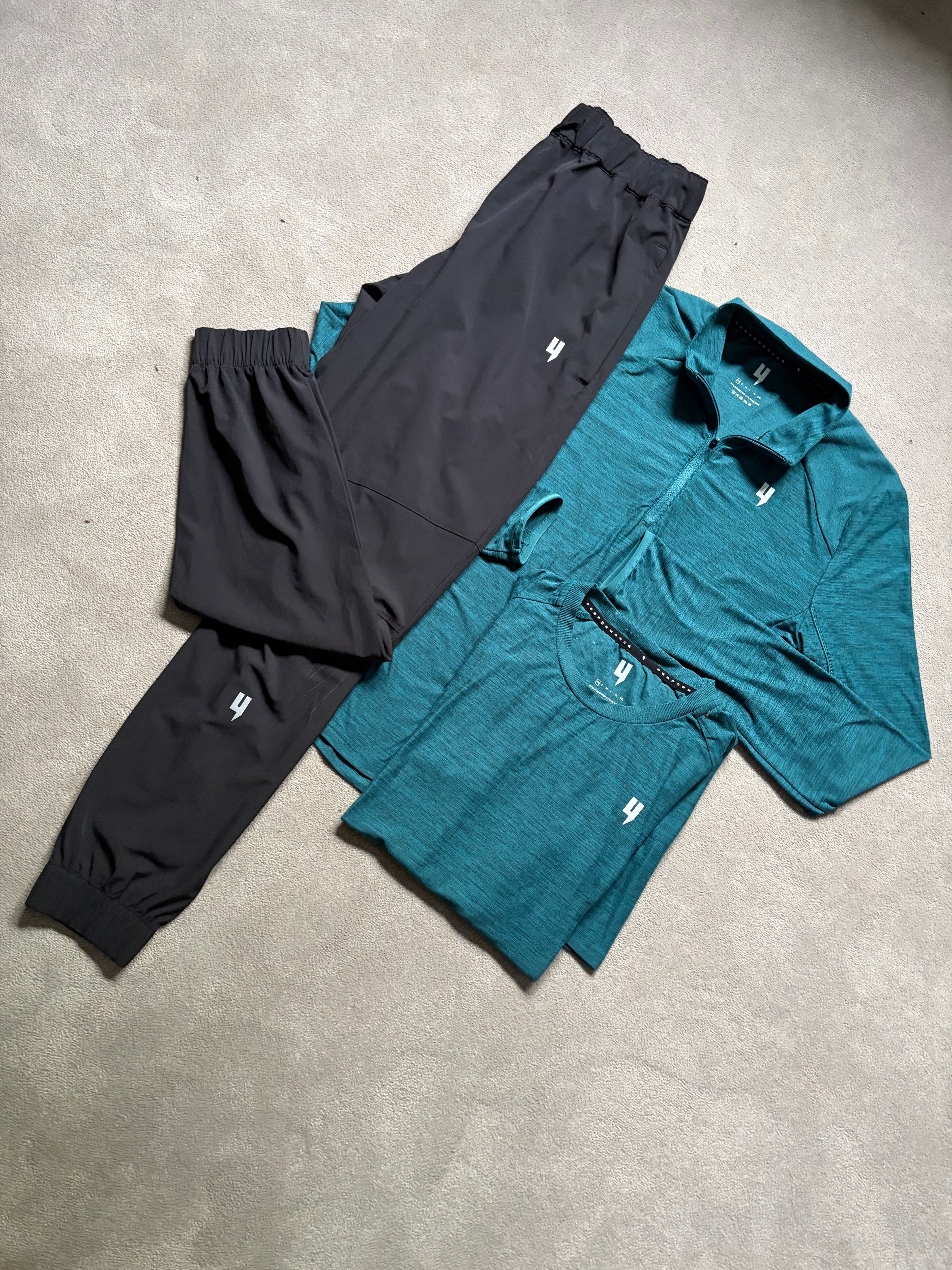 Yelir World Performance 3 Piece Set