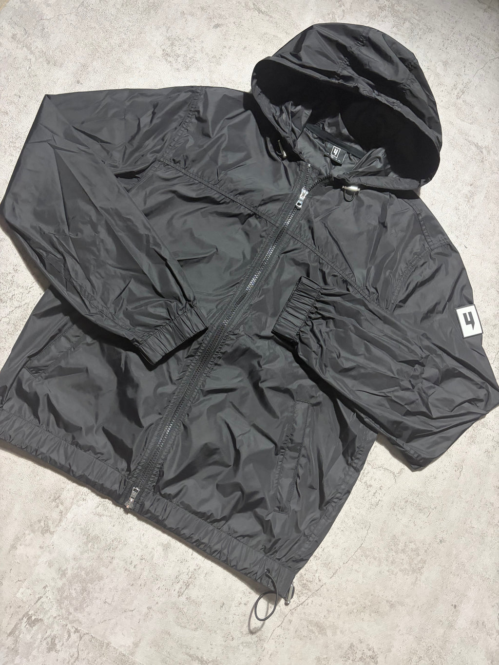 Yelir World Windbreaker