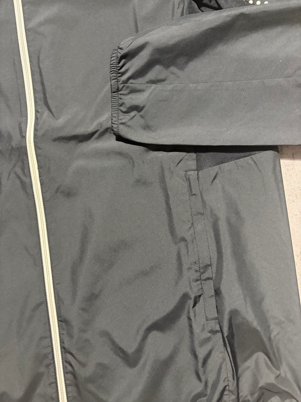 Asics Icon Windbreaker Black