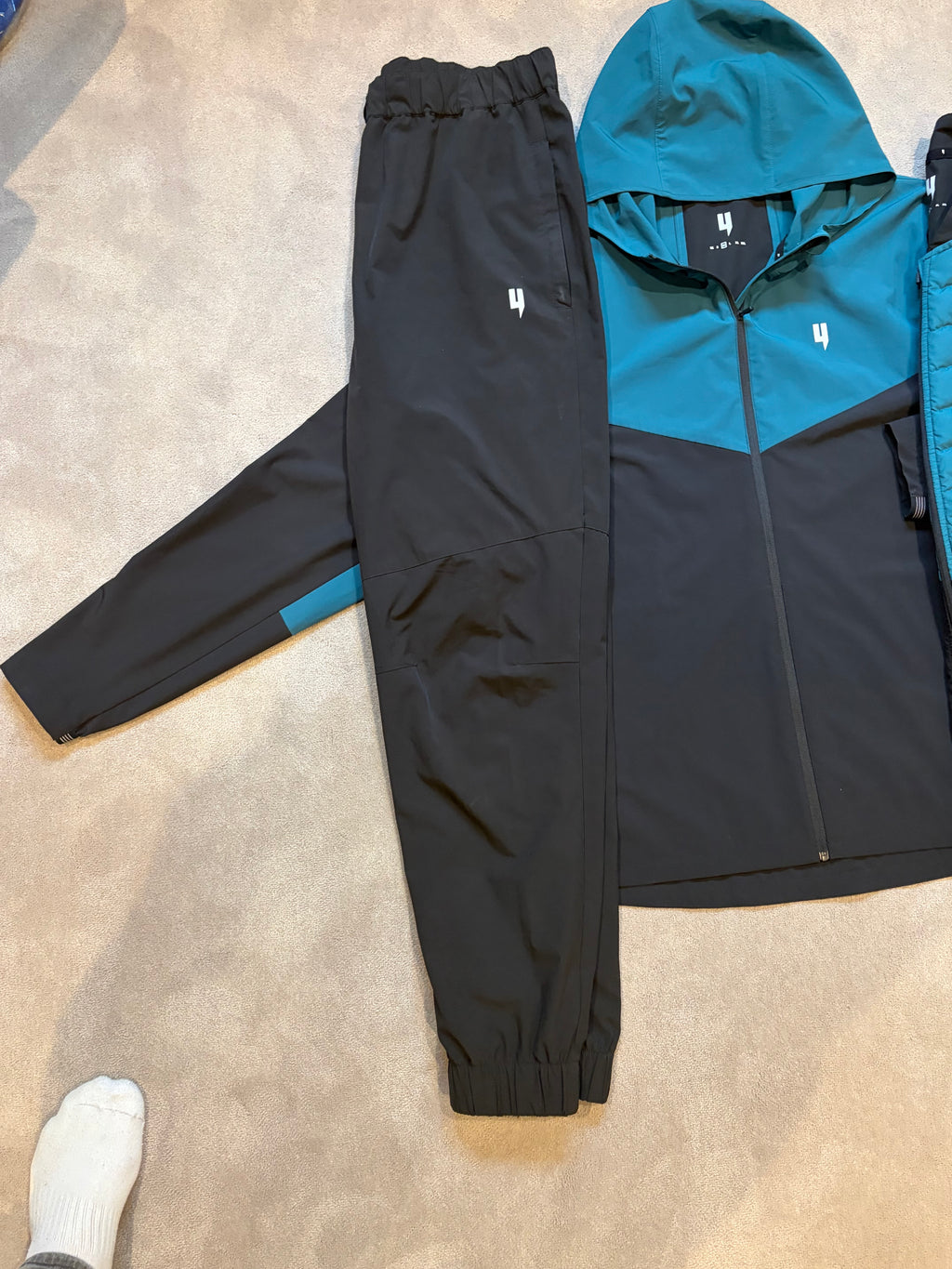 Yelir World 3 Piece Performance Set