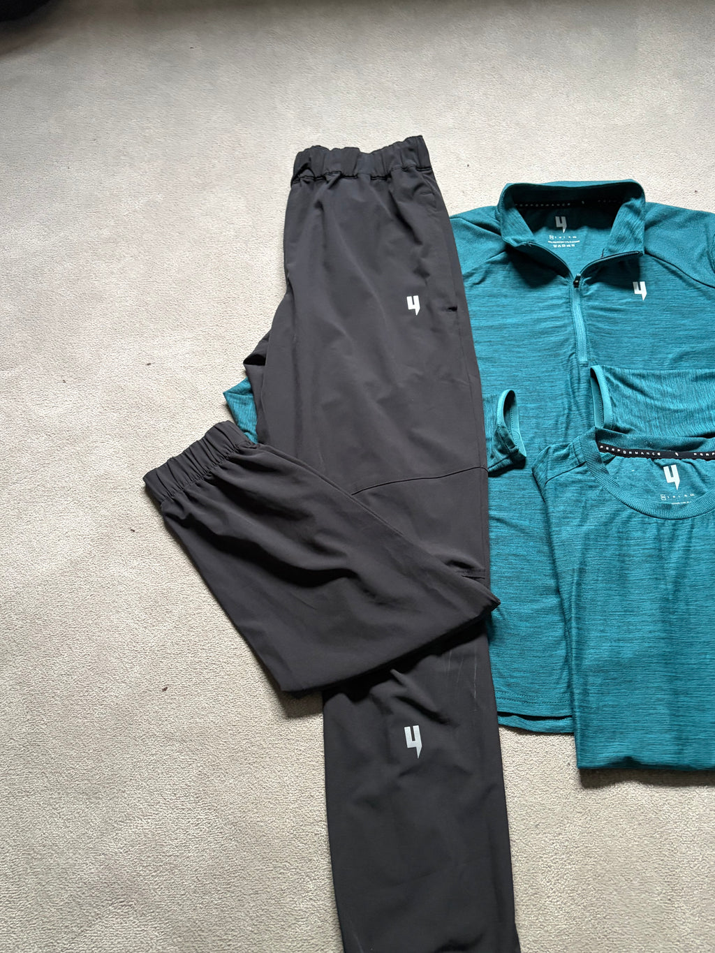 Yelir World Performance 3 Piece Set