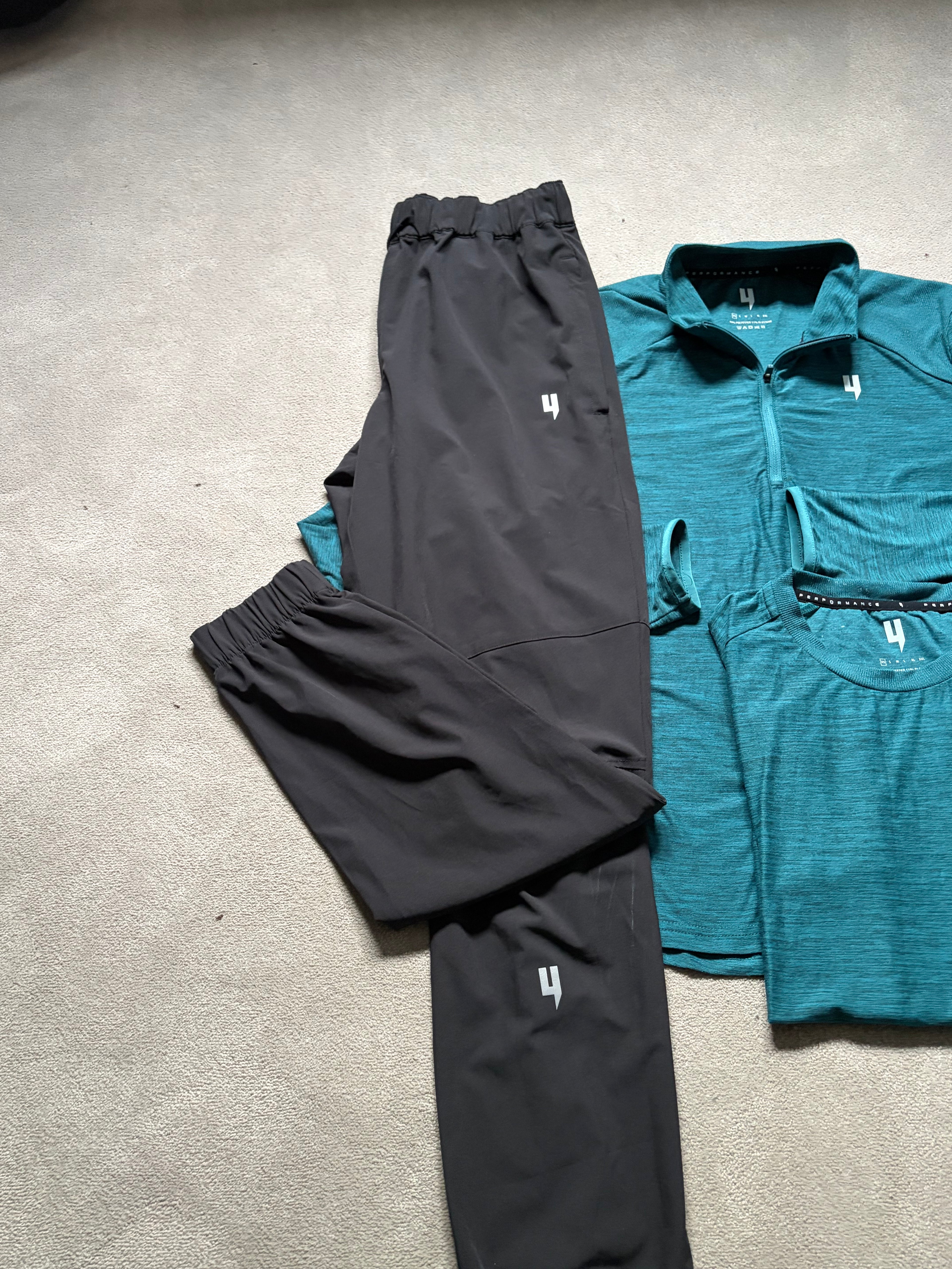 Yelir World Performance 3 Piece Set