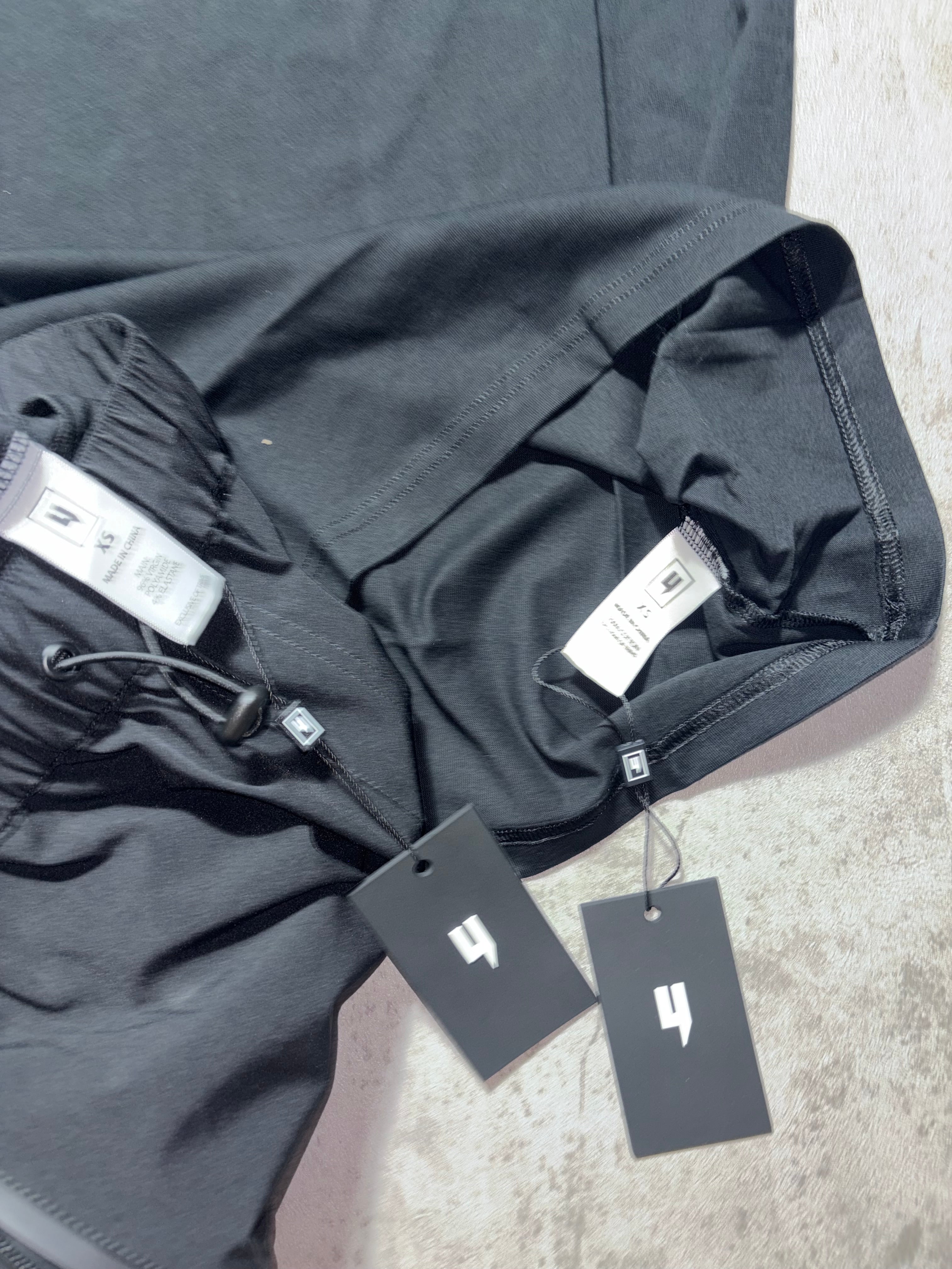 Yelir World Shorts Set