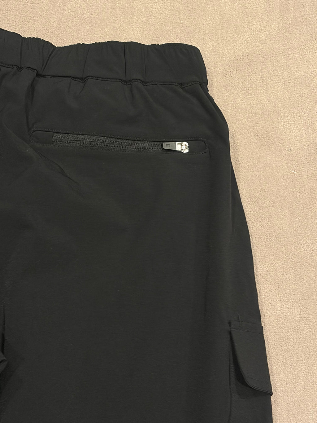 Yelir World Tech Shorts