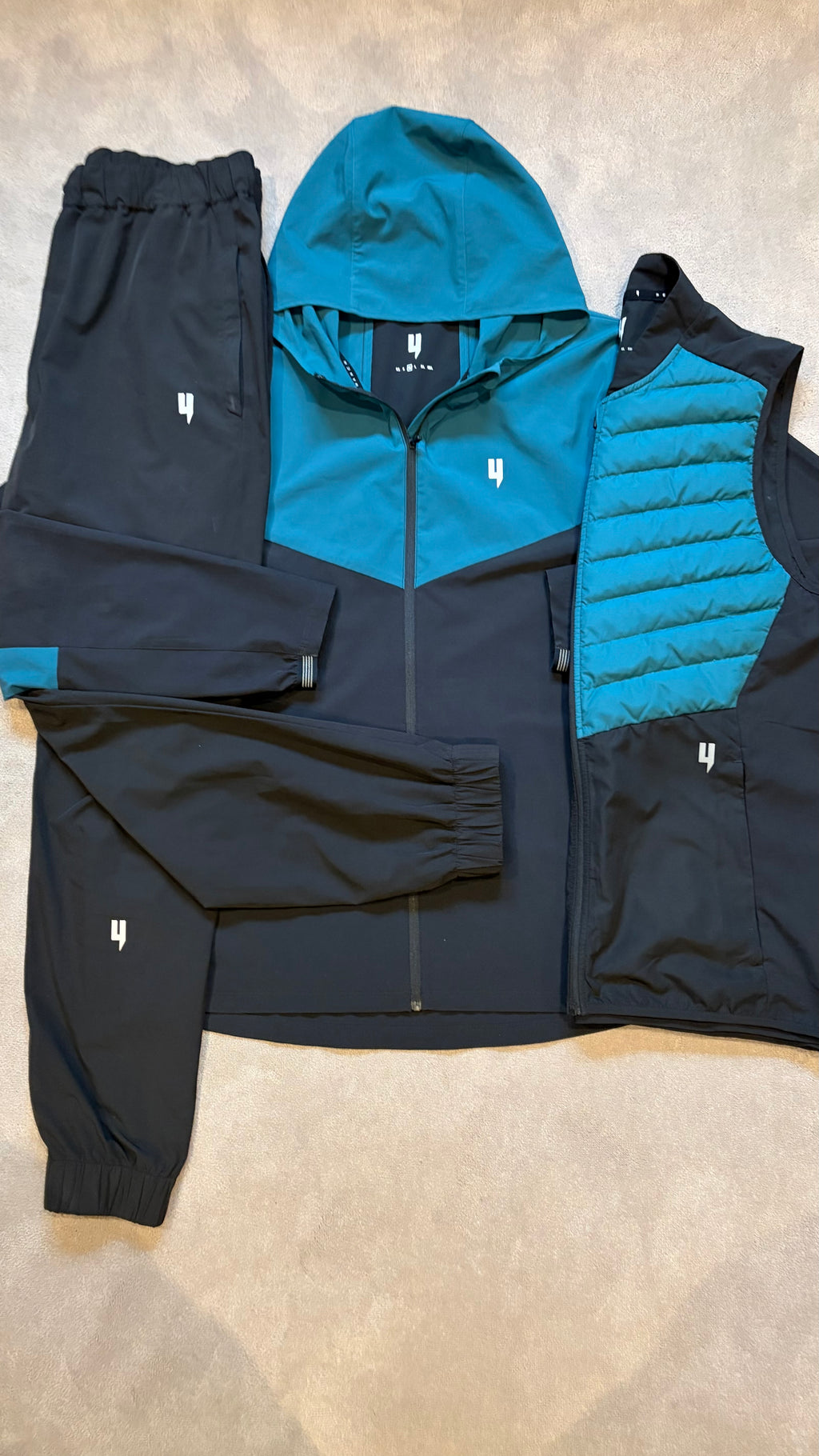 Yelir World 3 Piece Performance Set