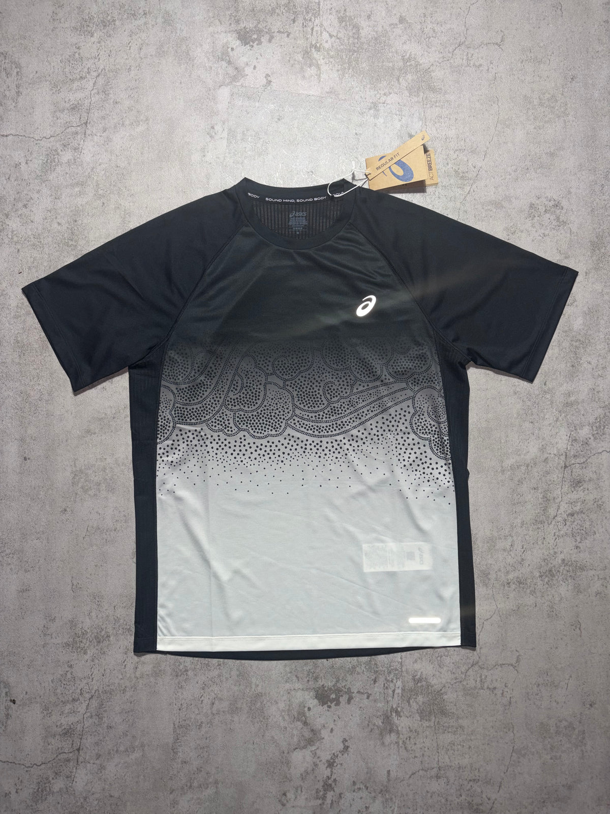 Asics Black White Road Fade
Actibreeze Top