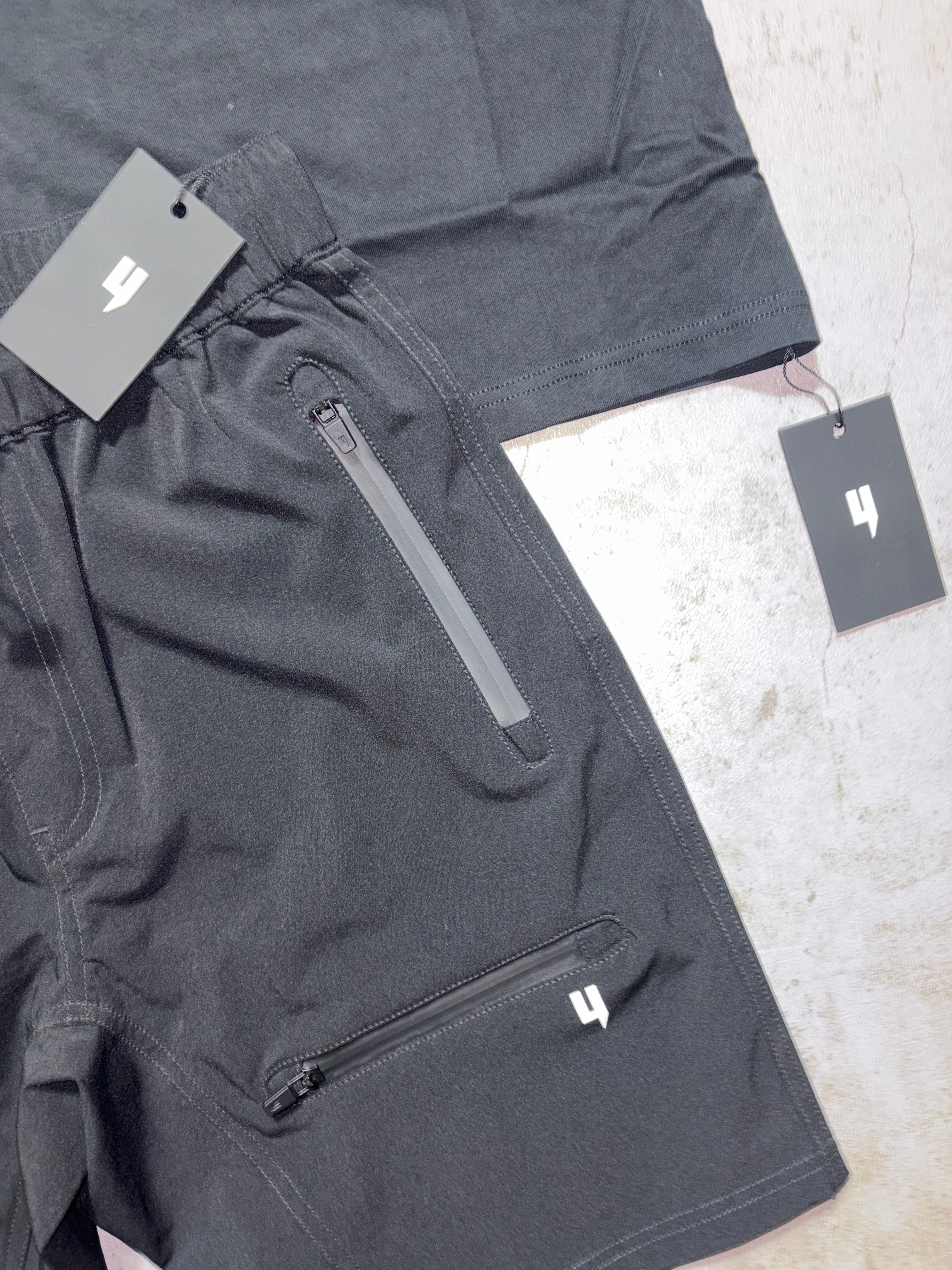 Yelir World Shorts Set