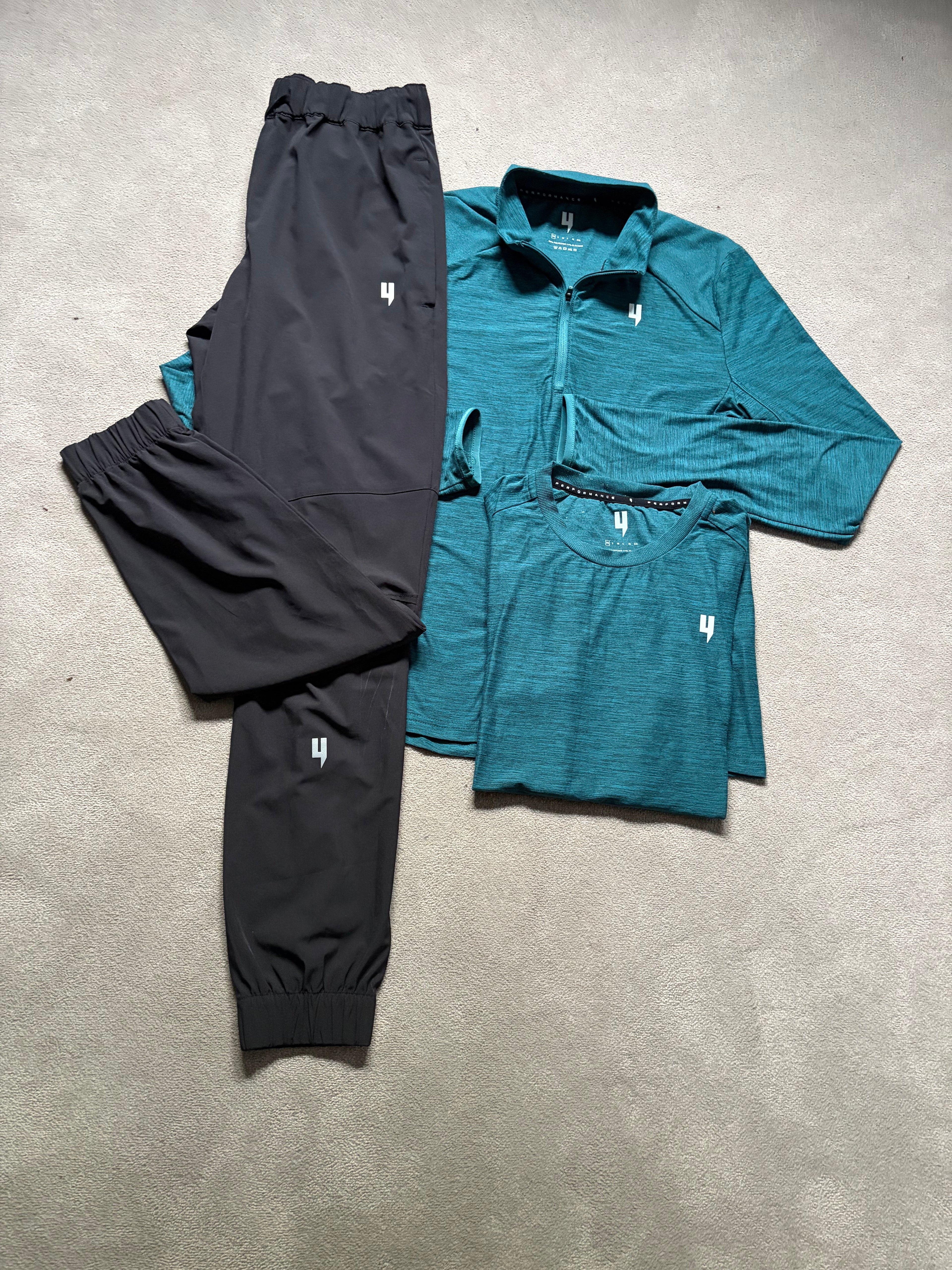 Yelir World Performance 3 Piece Set